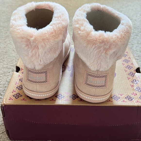 Cozy Pink Faux Fur Lined Women's Boots 8 - Picture 7 of 10